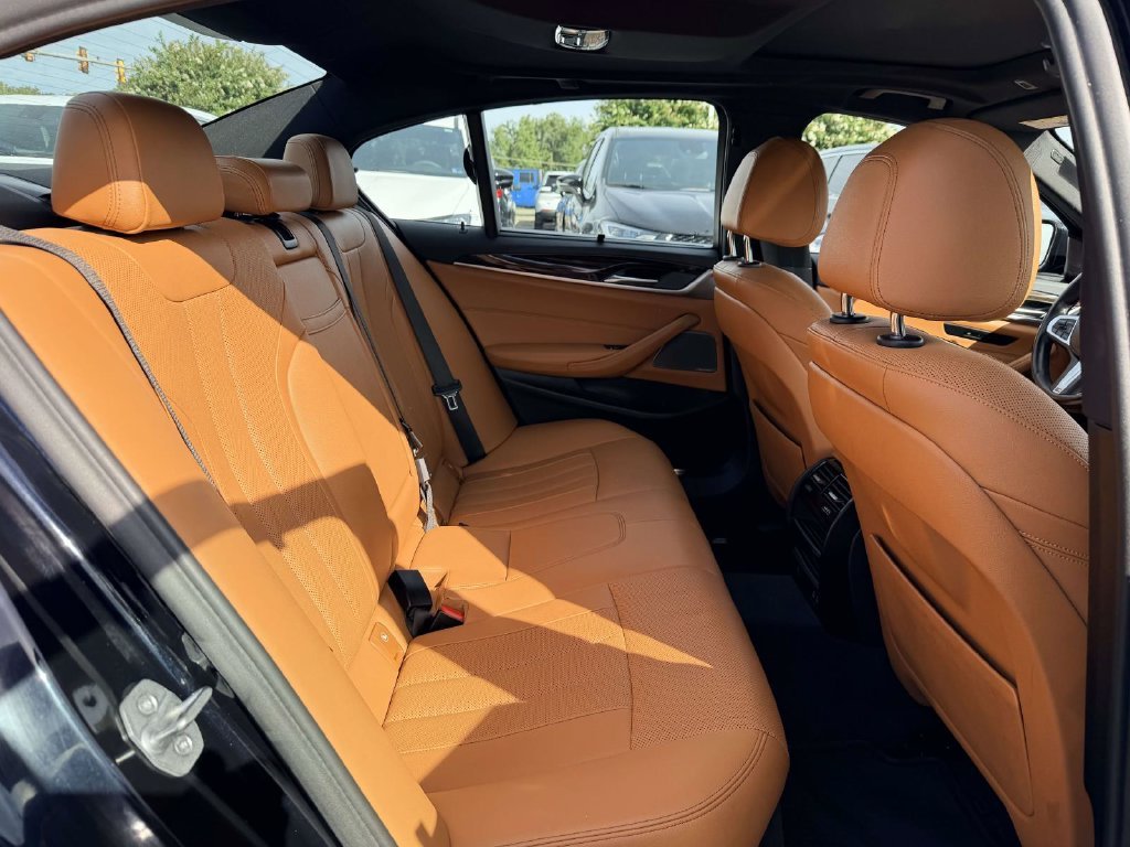 Used 2022 Black BMW 540i image 10
