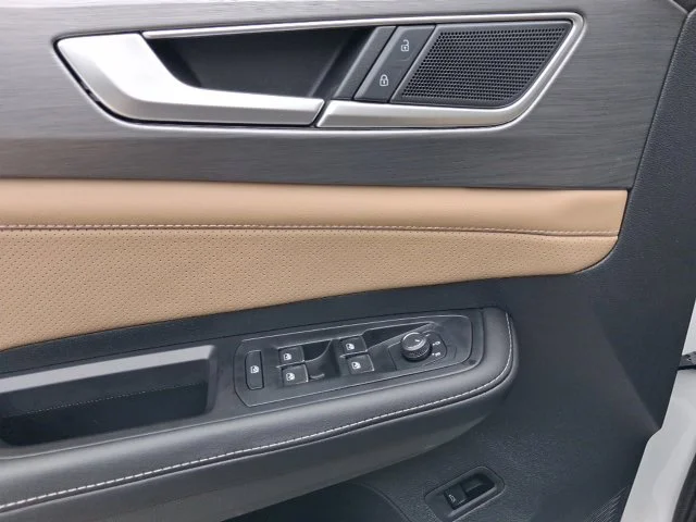 2026 Volkswagen Atlas Cross Sport SE w/Tech - Photo 11
