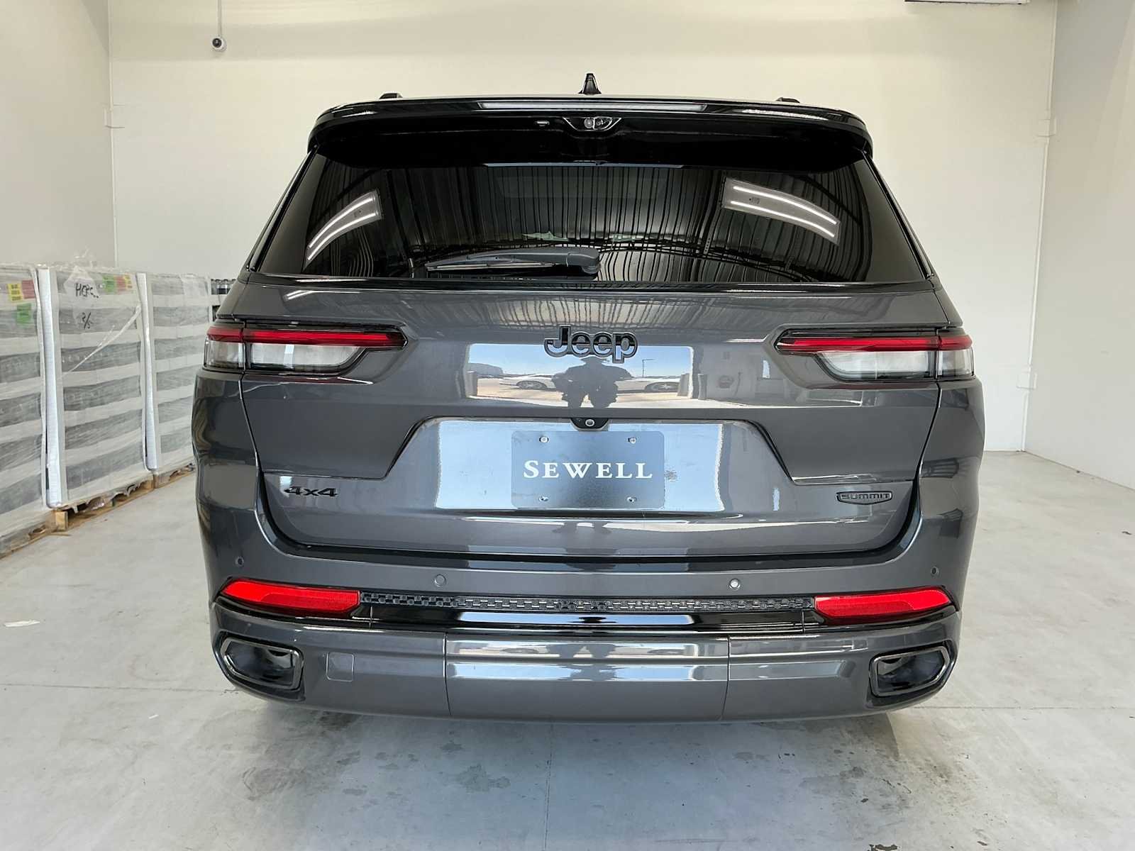 Used 2024 Baltic Gray Metallic Clearcoat Jeep Summit image 6