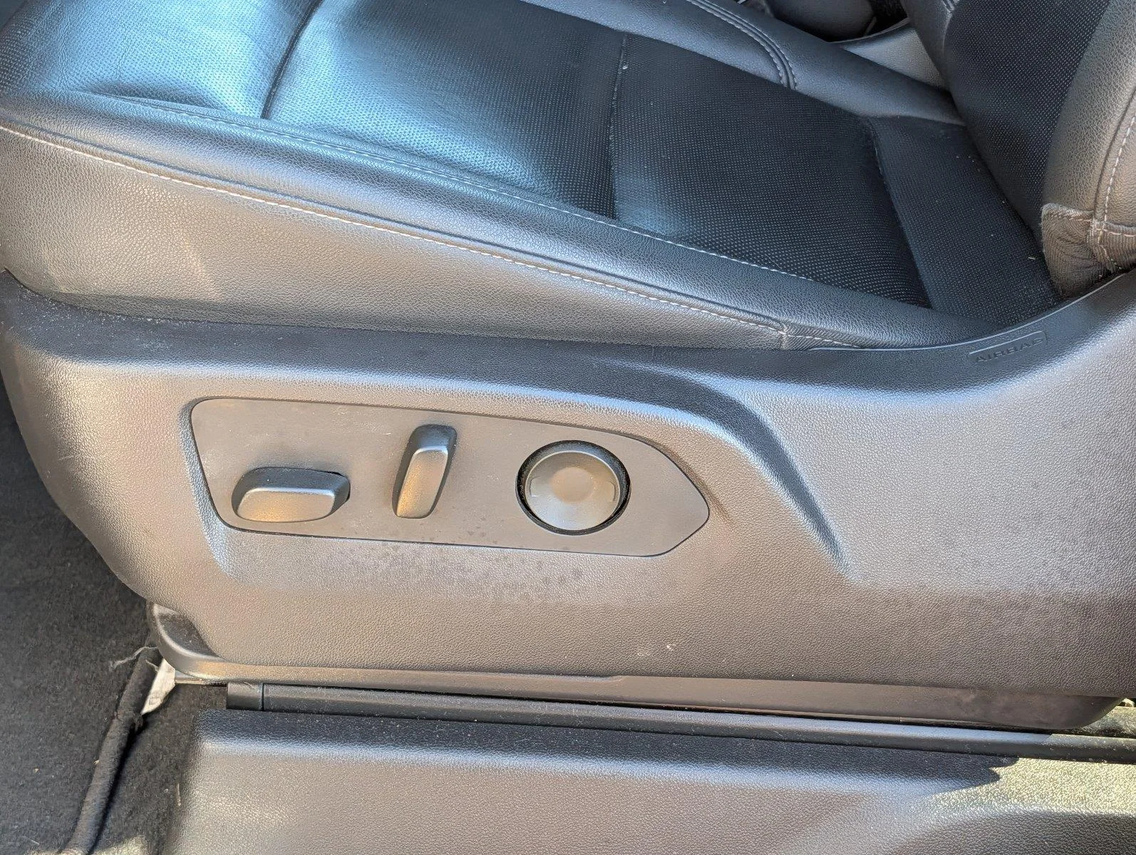 Used 2025 Titanium Rush Metallic GMC SLT image 12