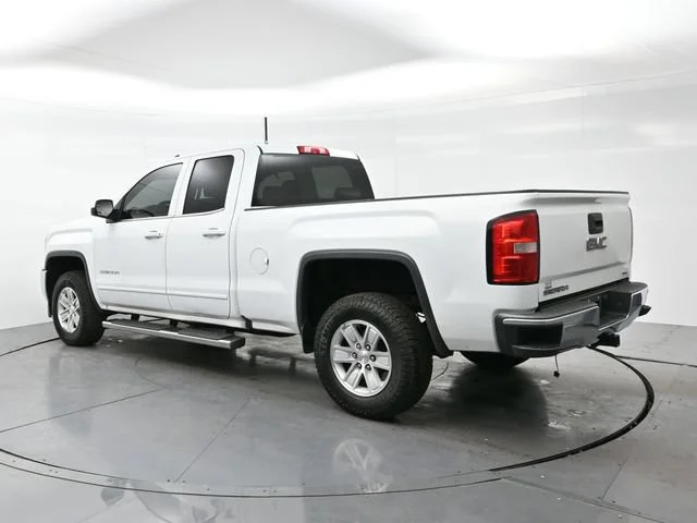 Used 2017 SUMMIT WHITE GMC SLE image 5
