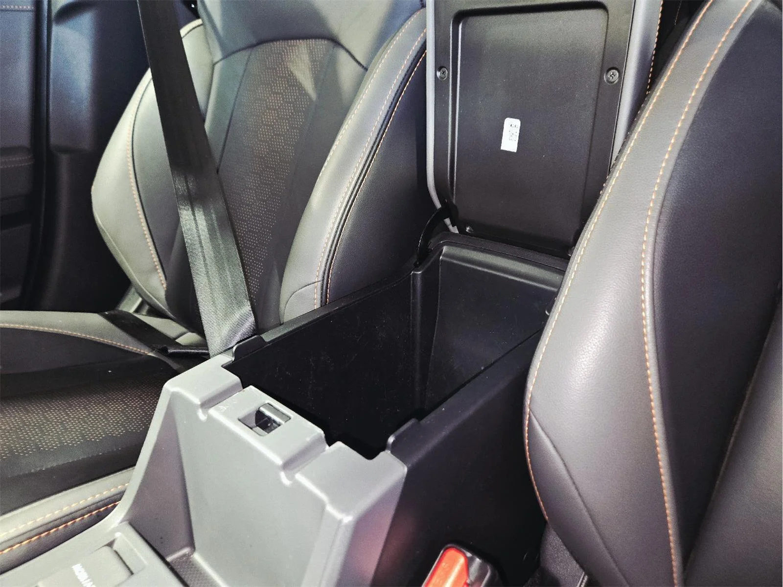 Used 2025 Magnetite Gray Metallic Subaru Limited image 33