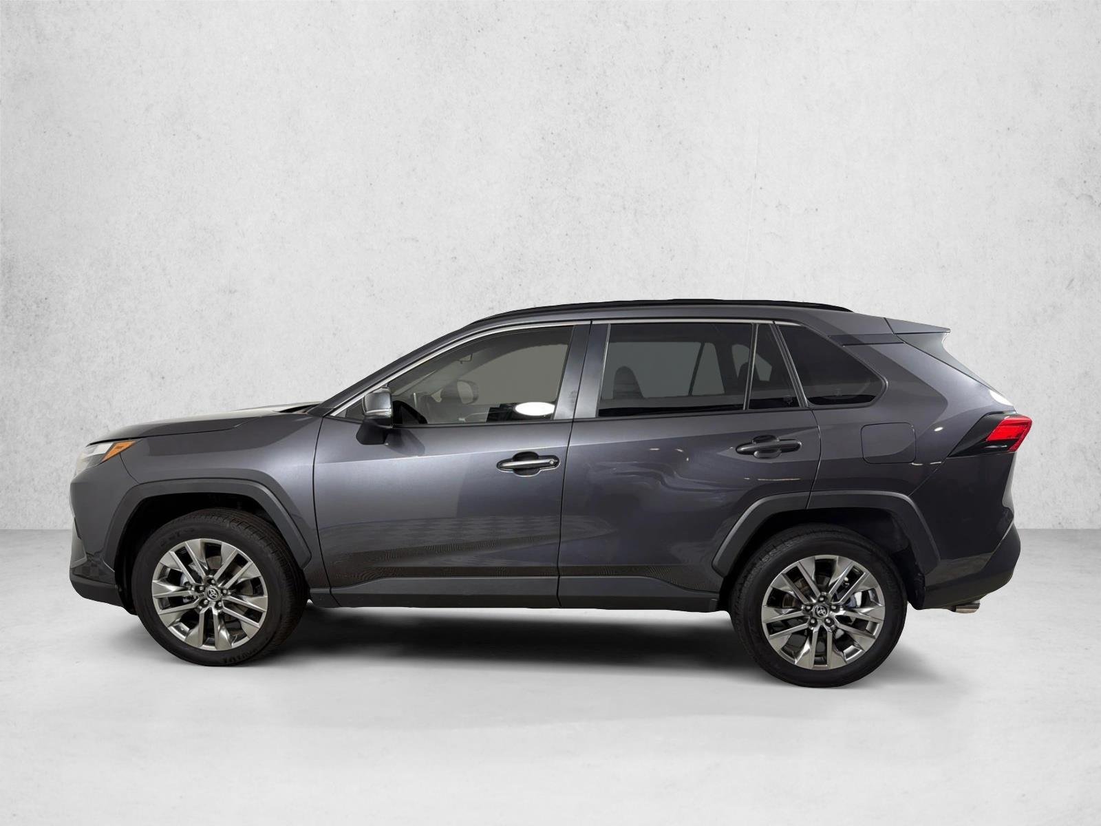 Certified Used 2025  Toyota XLE Premium image 7