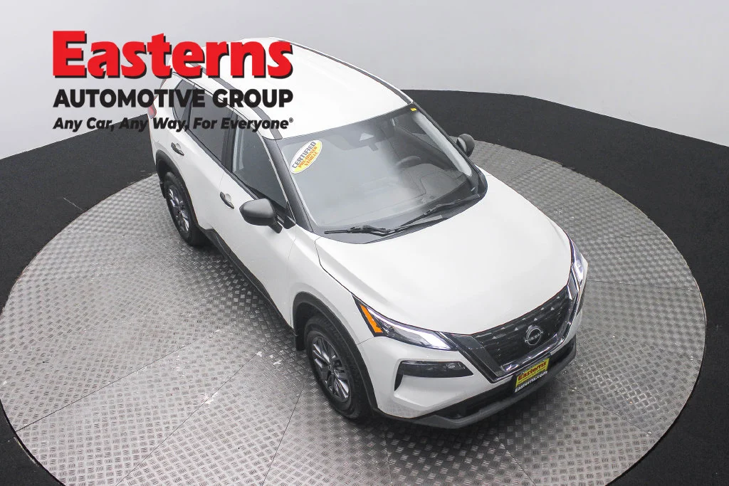 Used 2023 White Nissan S image 3