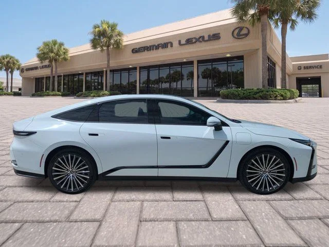 New 2026 Ultra White Lexus ES 350e LUXURY image 3