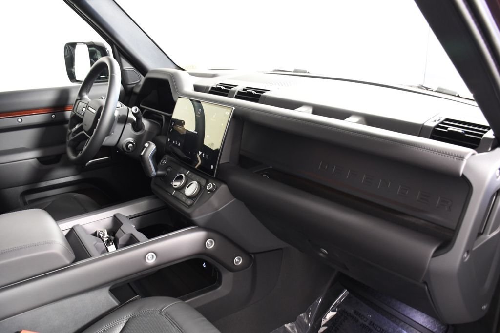2026 Land Rover Defender S - Photo 18