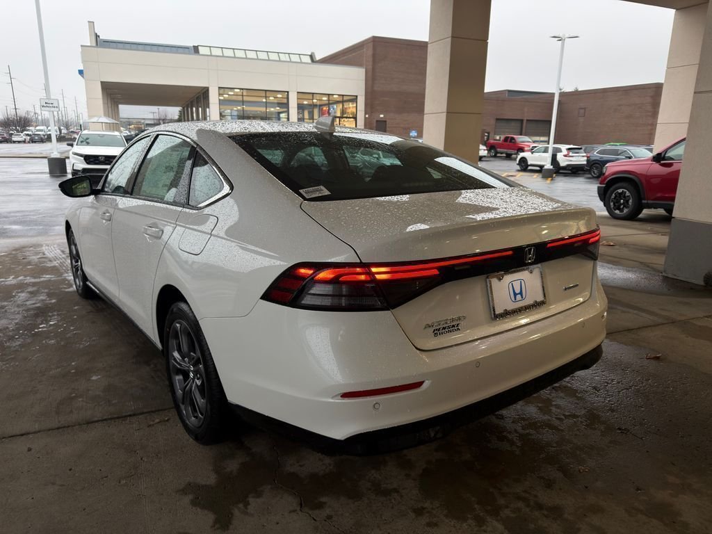 Used 2026 White Honda EX-L image 3