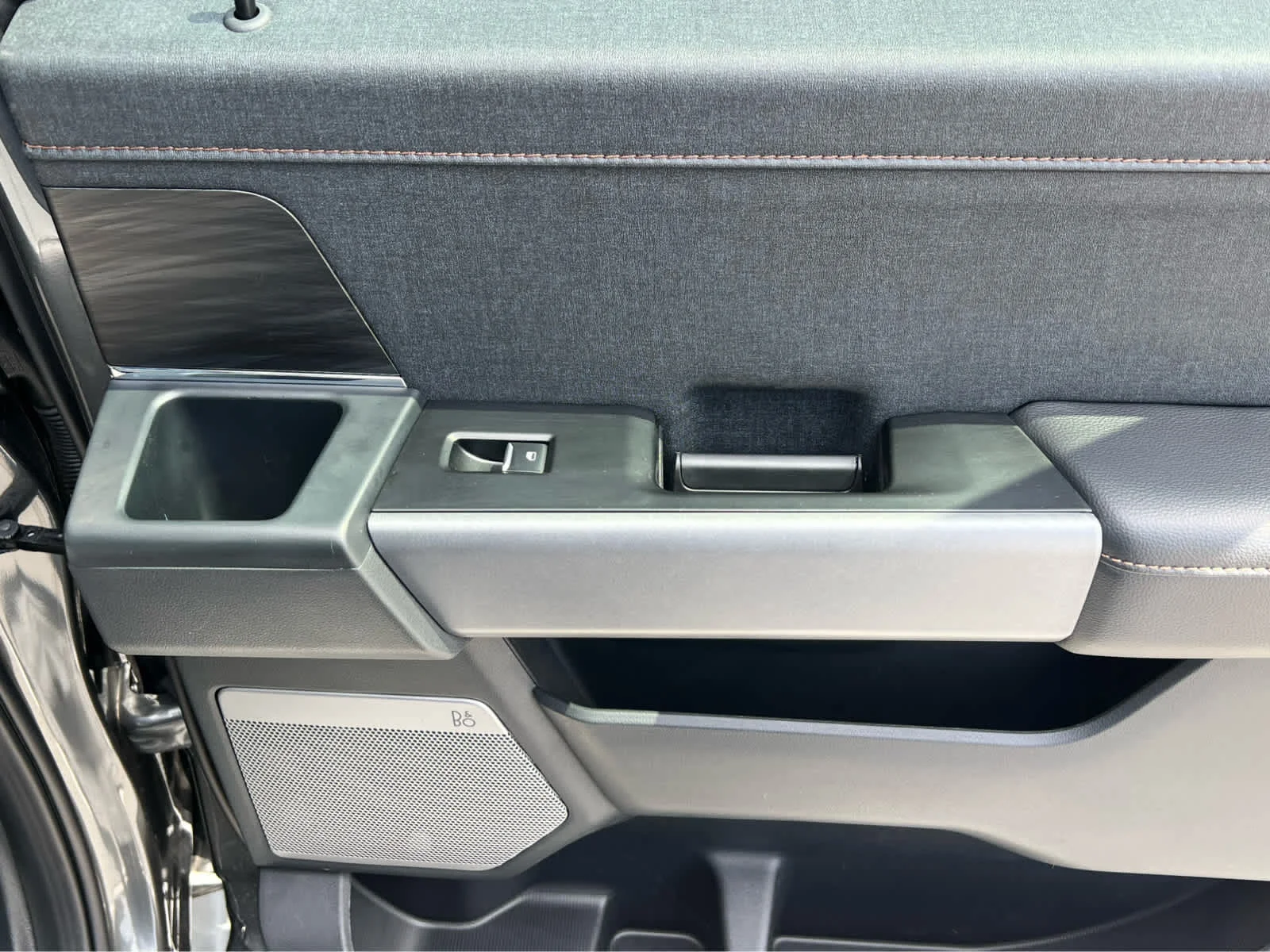 Used 2025 Light Blue Clearcoat Metallic Ford LARIAT image 23