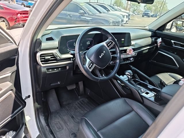 Certified Used 2024 Glacial White Pearl Kia S image 3