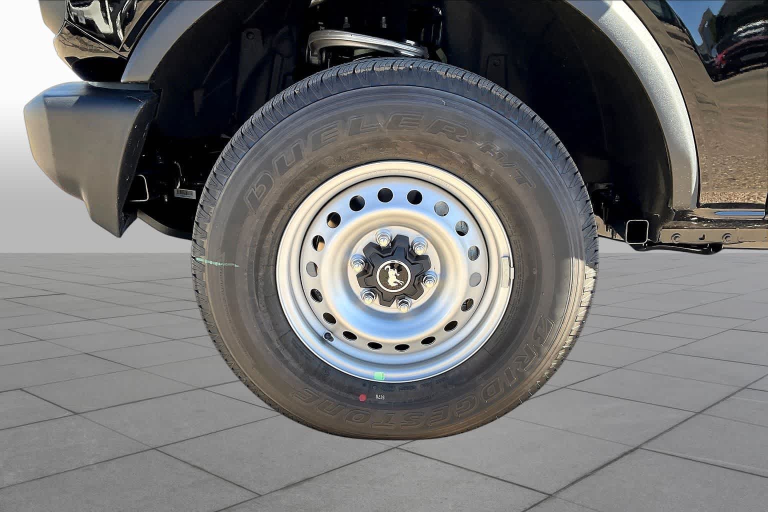2025 Ford Bronco 4-Door Base - Photo 11