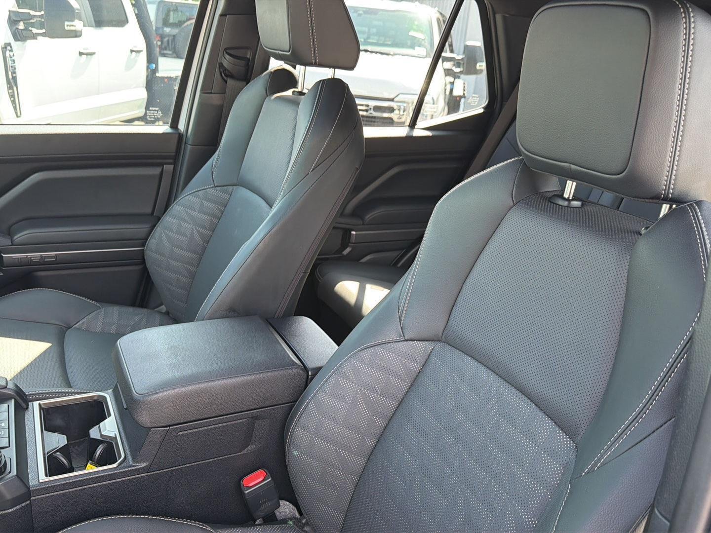 Used 2025 Ice Cap Toyota Hybrid Platinum image 30