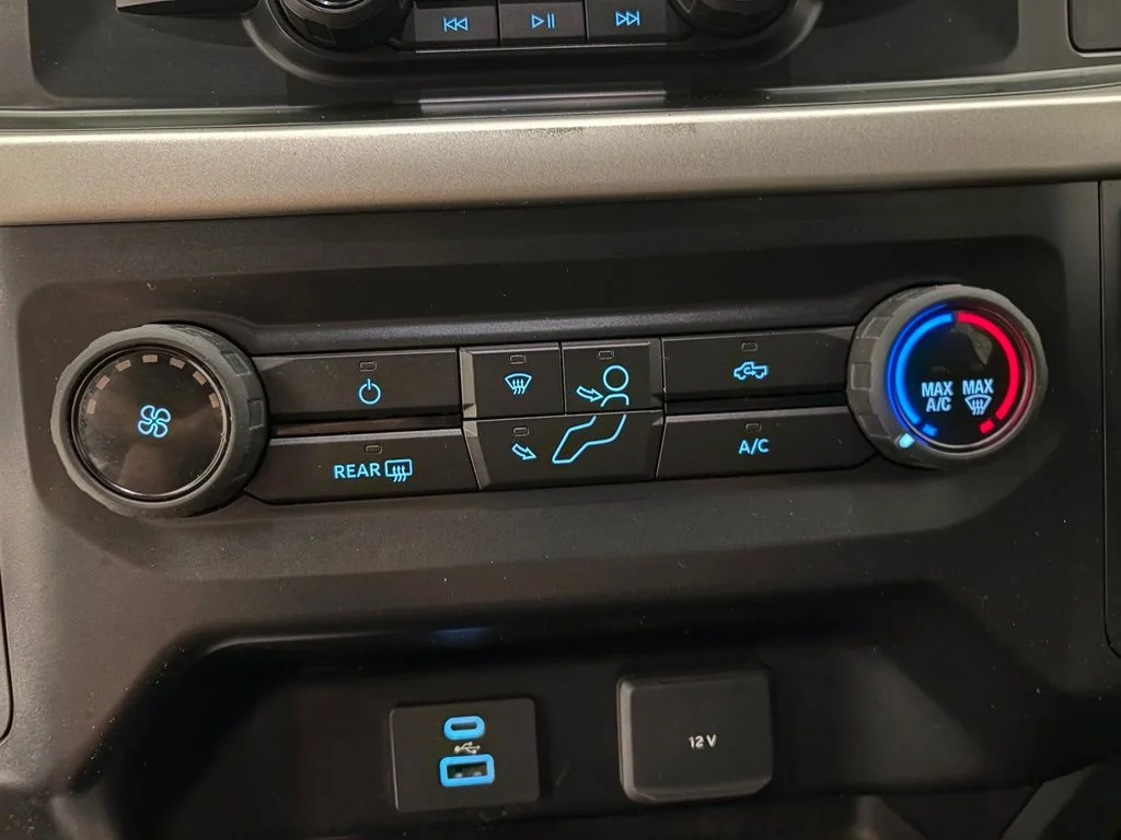 Used 2021 Black Ford XLT image 12