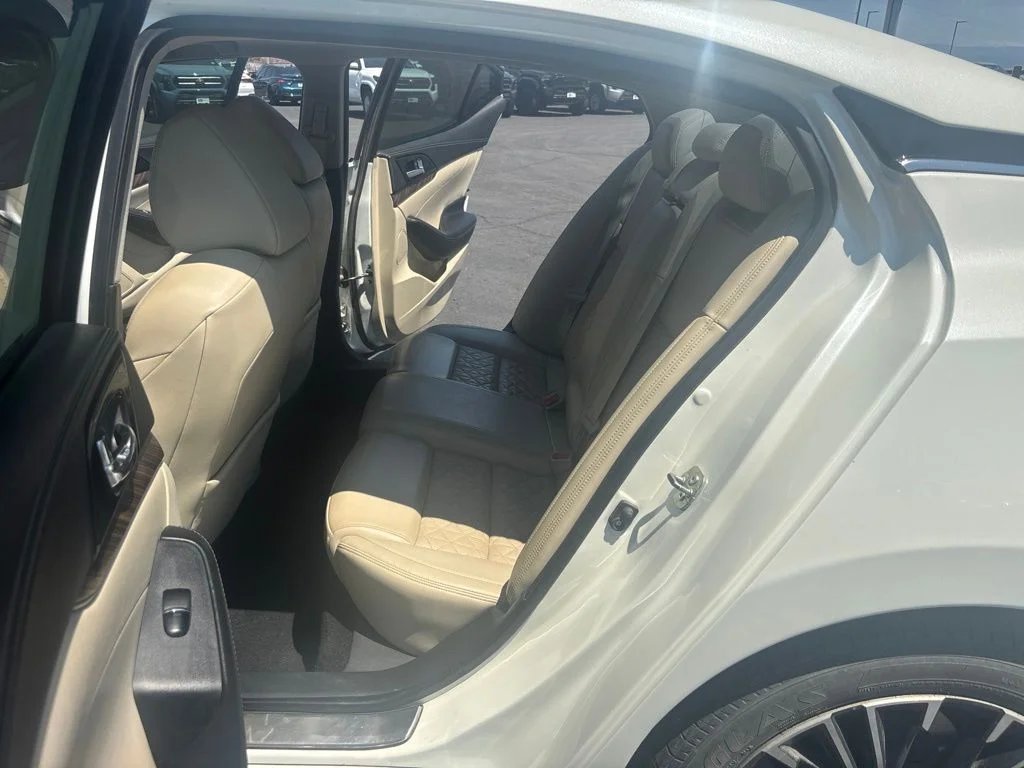 Used 2016 Pearl White Nissan Platinum image 11