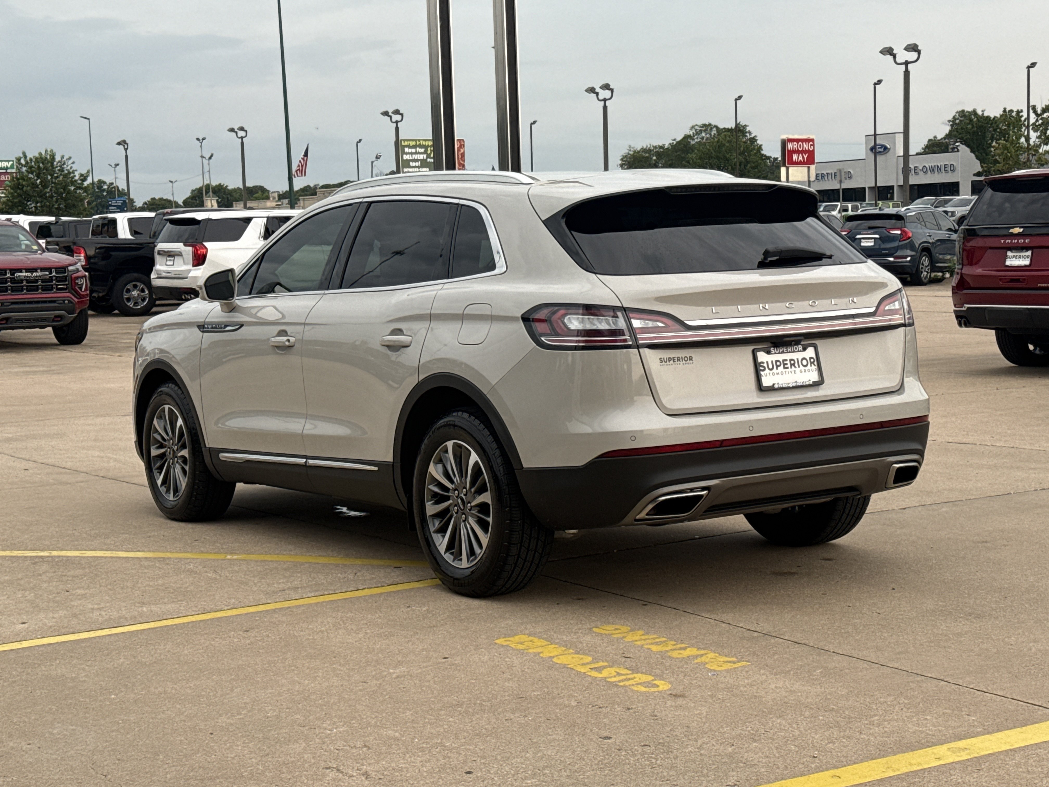 Used 2022 Silver Lincoln Standard image 12