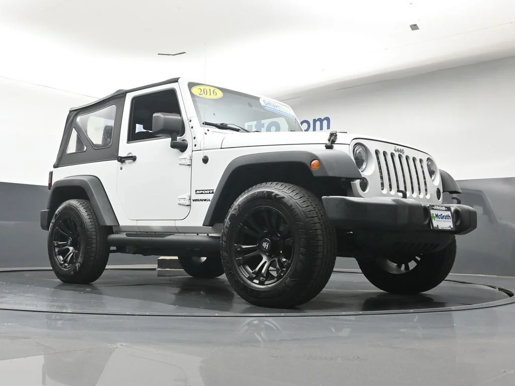 Used 2016 White Jeep Sport image 22