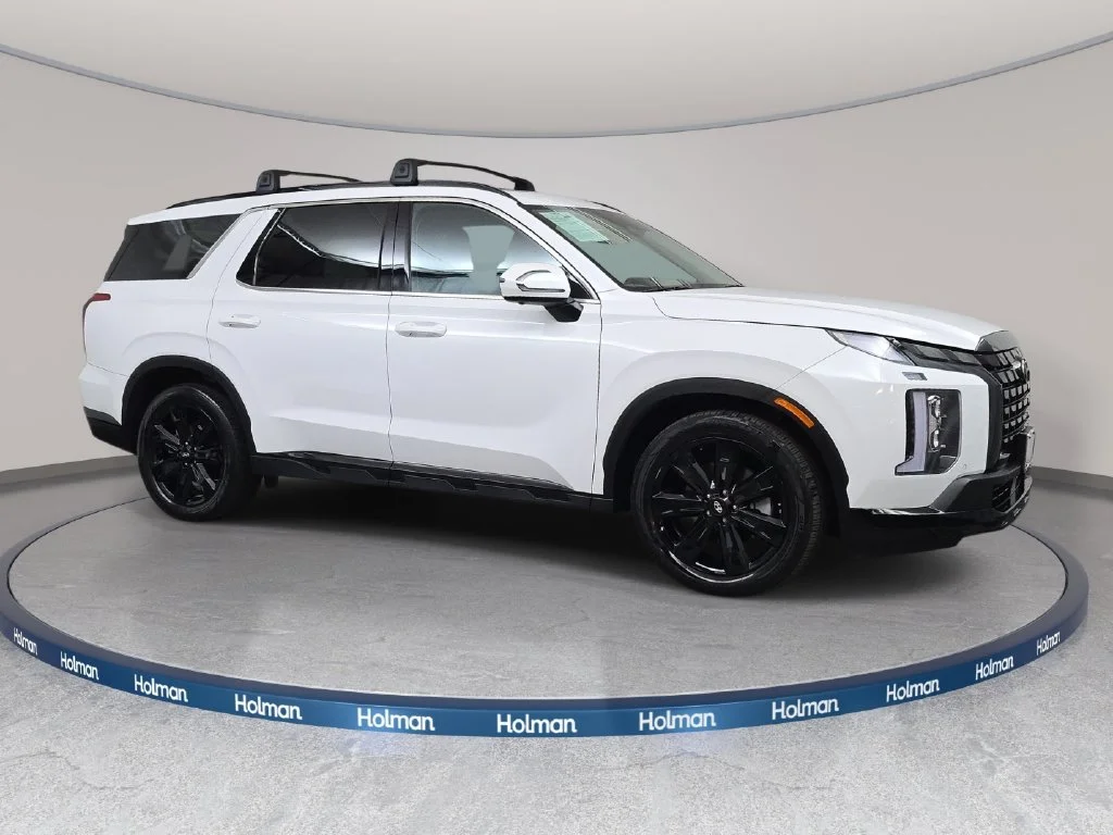 Used 2025 White Hyundai XRT image 4