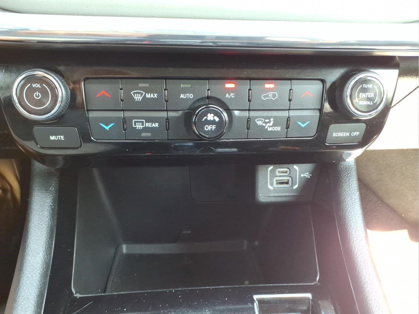 Used 2022 Sting-Gray Clearcoat Jeep Limited image 23
