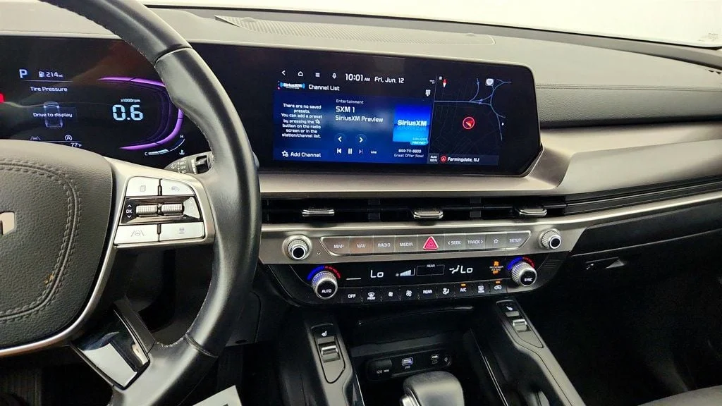Used 2023 Glacial White Pearl Kia S AWD image 16