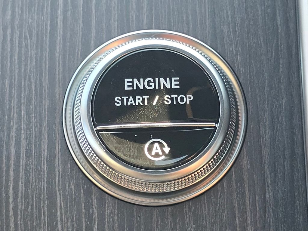 New 2026 MANUFAKTUR Alpine Grey Mercedes-Benz GLC 300 image 37