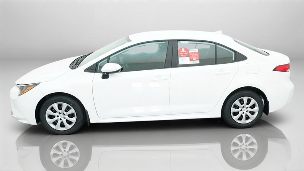New 2027 Ice Cap Toyota LE image 2