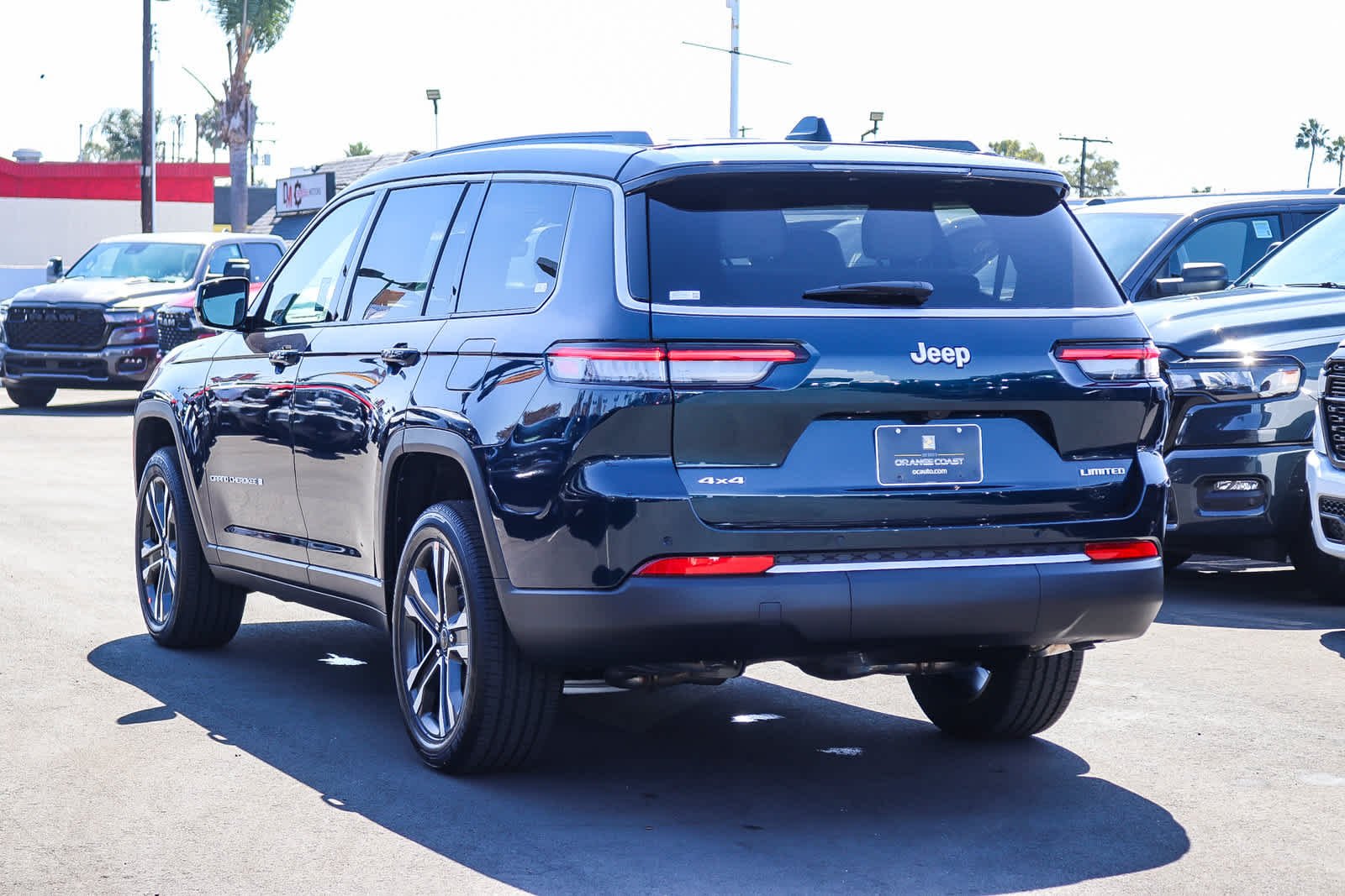 New 2027 Fathom Blue Pearl-Coat Paint Jeep Limited image 6