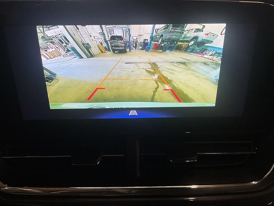 Used 2025 Green Chevrolet ACTIV image 19
