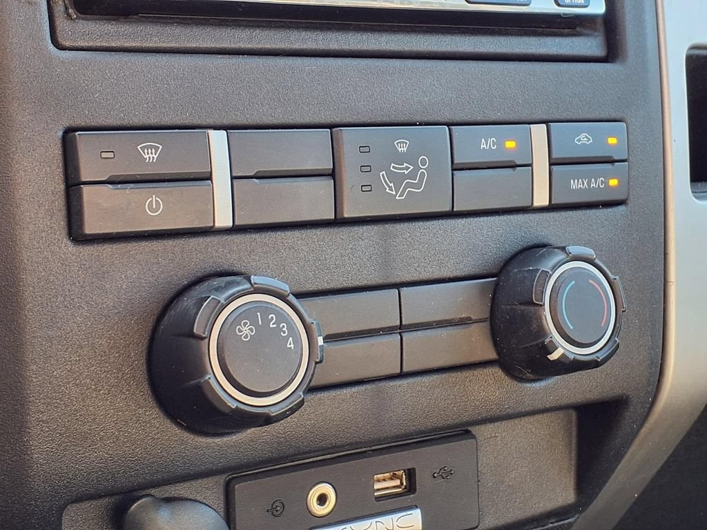 Used 2013 Blue Ford XLT image 22