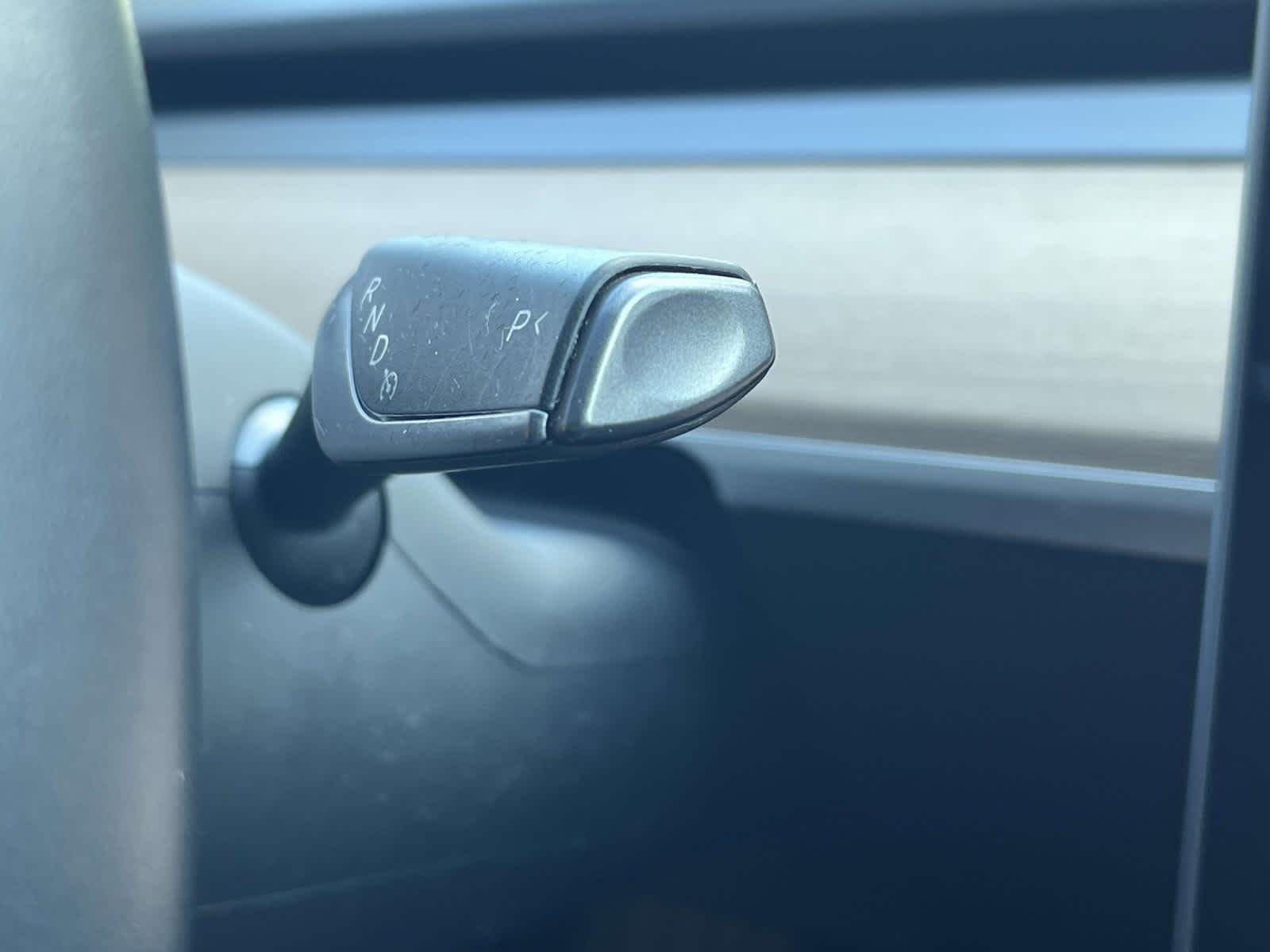 Used 2018 Deep Blue Metallic Tesla Long Range Battery image 36