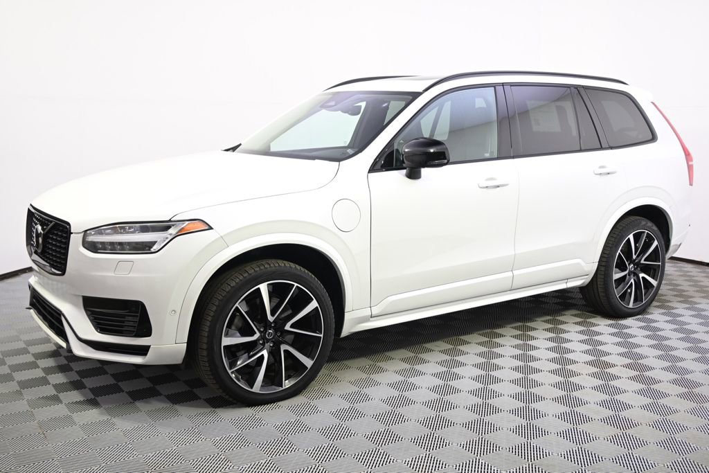 Used 2023 Volvo XC90 Plus with VIN YV4H60CW4P1945911 for sale in Minneapolis, Minnesota