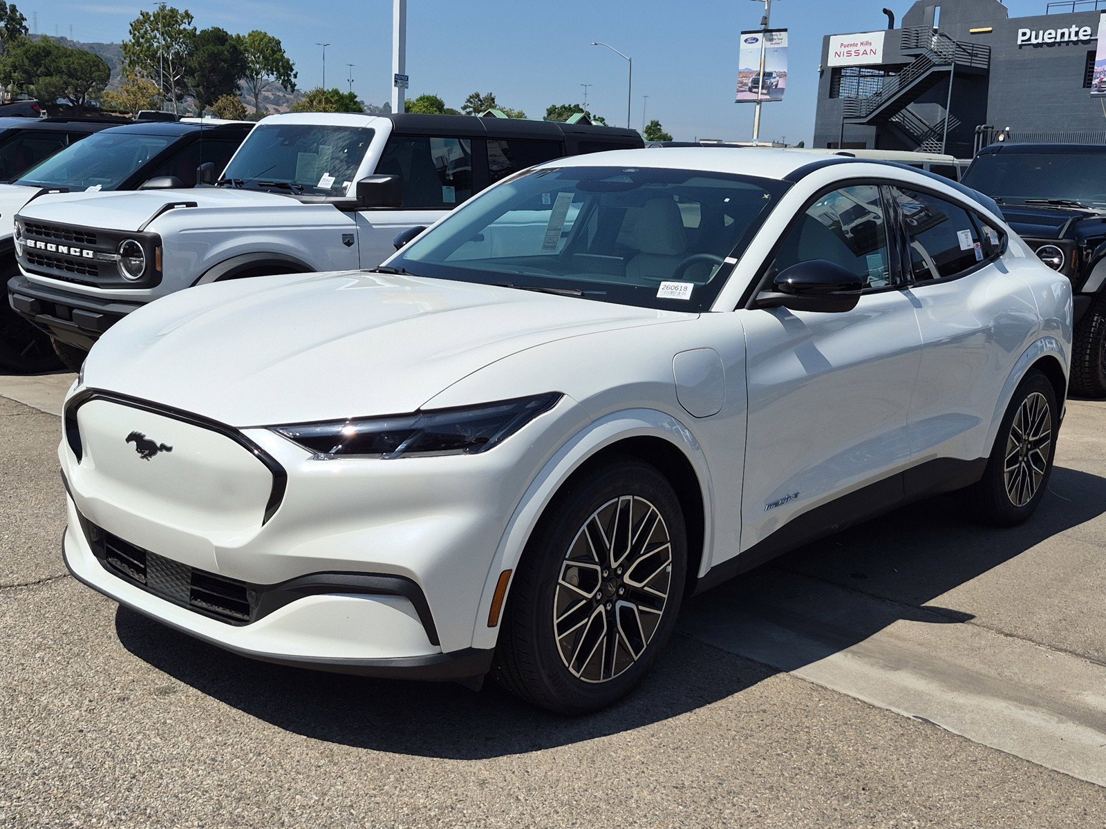 New 2026 Star White Metallic Tri-coat Ford Premium image 3