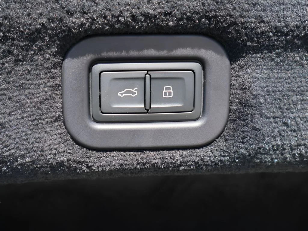 Used 2023 Gray Violet by Mulliner Bentley Azure image 21