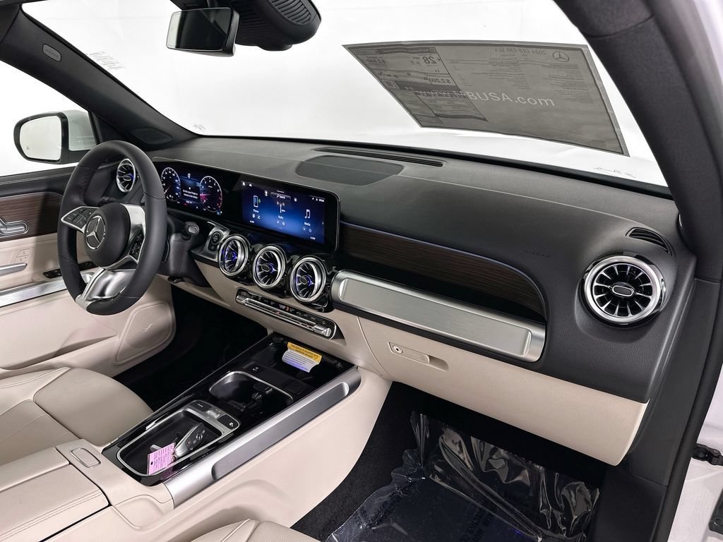 New 2026 Polar White Mercedes-Benz GLB 250 image 59