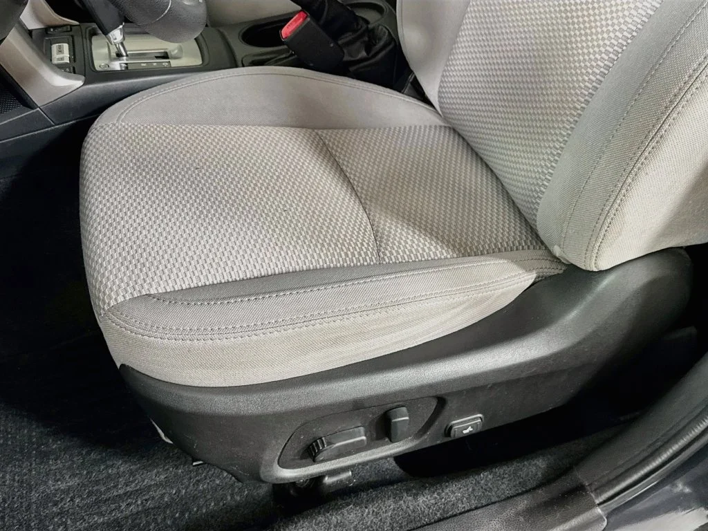 Used 2018 Gray Subaru 2.5i Premium image 23