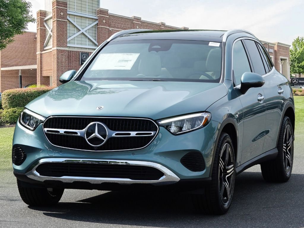 New 2027 Verde Silver Metallic Mercedes-Benz GLC 300 image 4
