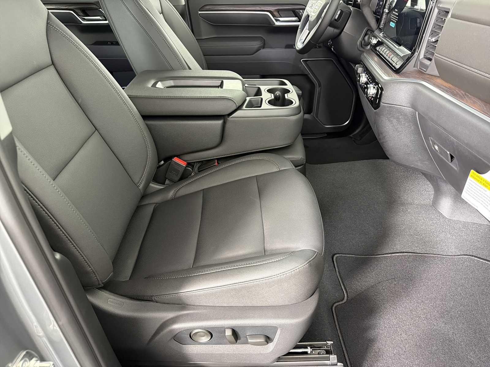 2026 GMC Sierra 1500 SLT - Photo 11