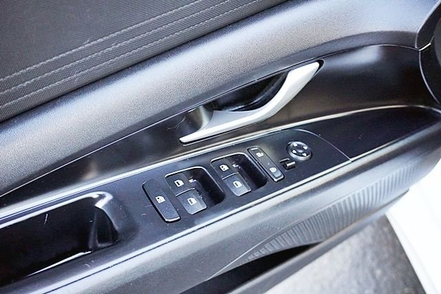 Used 2021 Gray Hyundai SE image 21