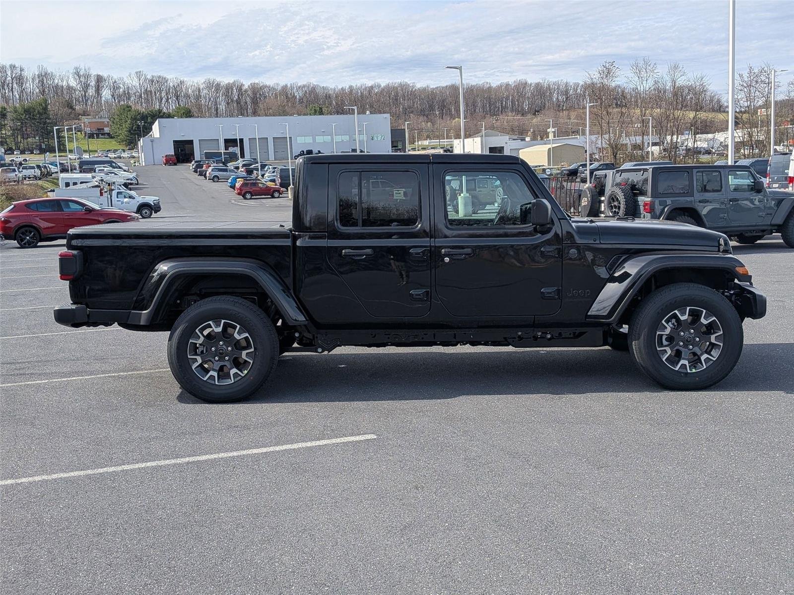 New 2026 Black Clear-Coat Exterior Paint Jeep Sahara image 4