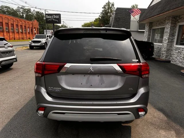 Used 2022  Mitsubishi  image 6
