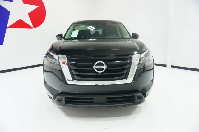 Used 2024 BLACK Nissan SV image 2