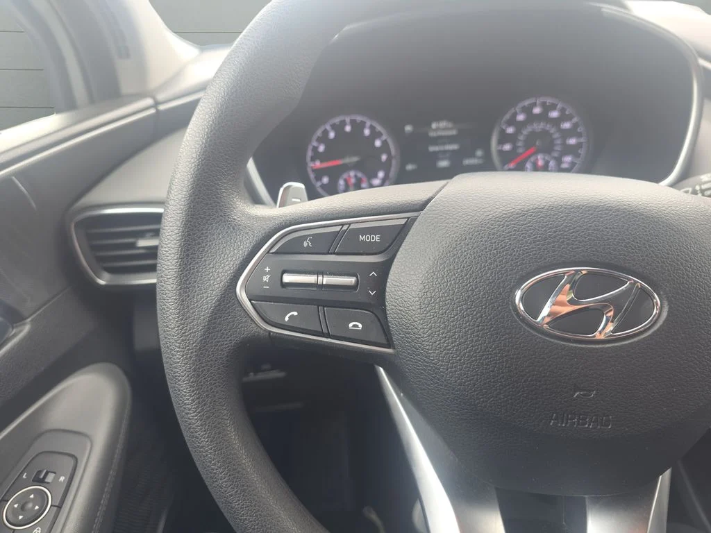 Used 2023 Silver Hyundai SE image 10