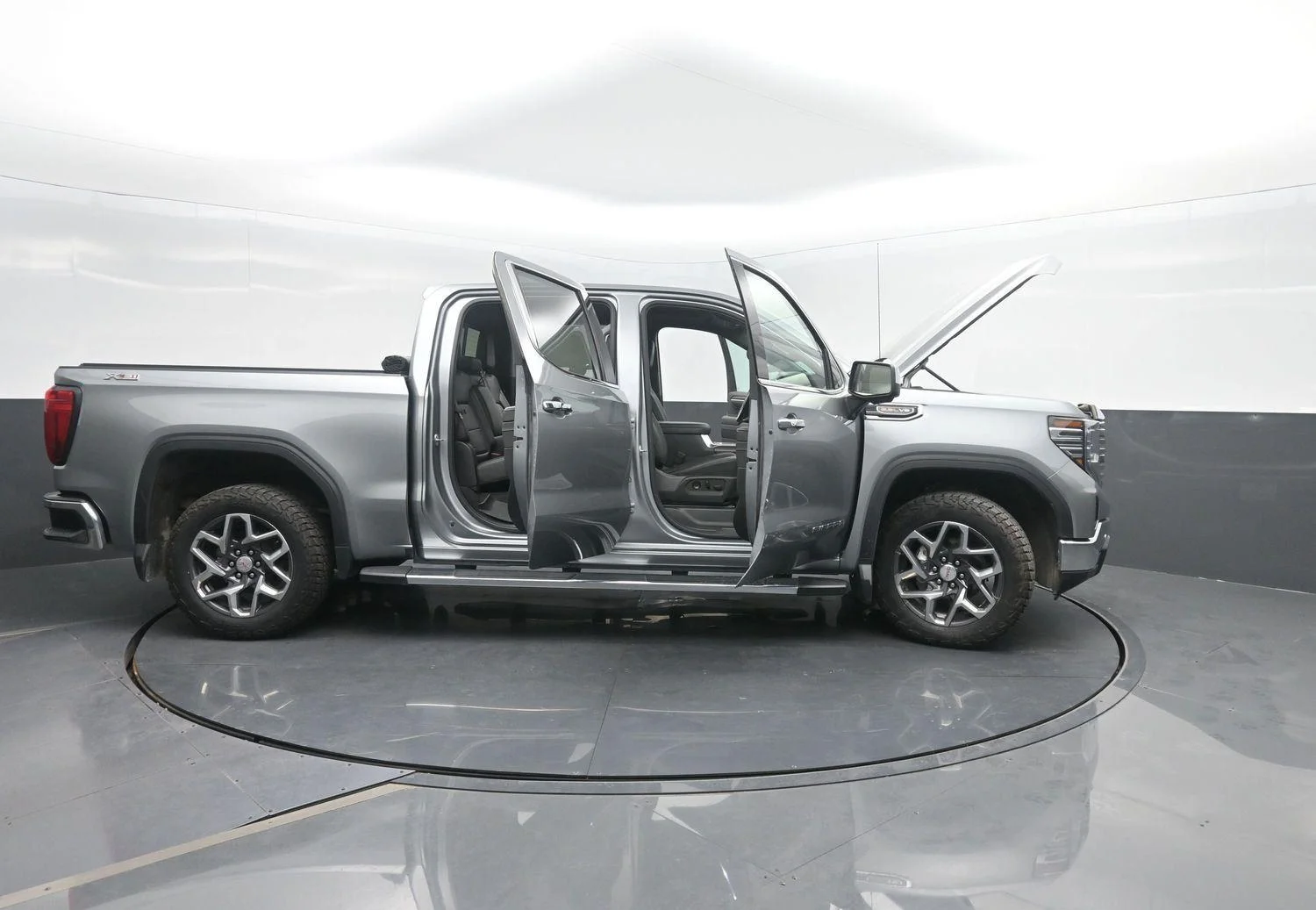 Used 2023 SILVER                    GMC  image 54