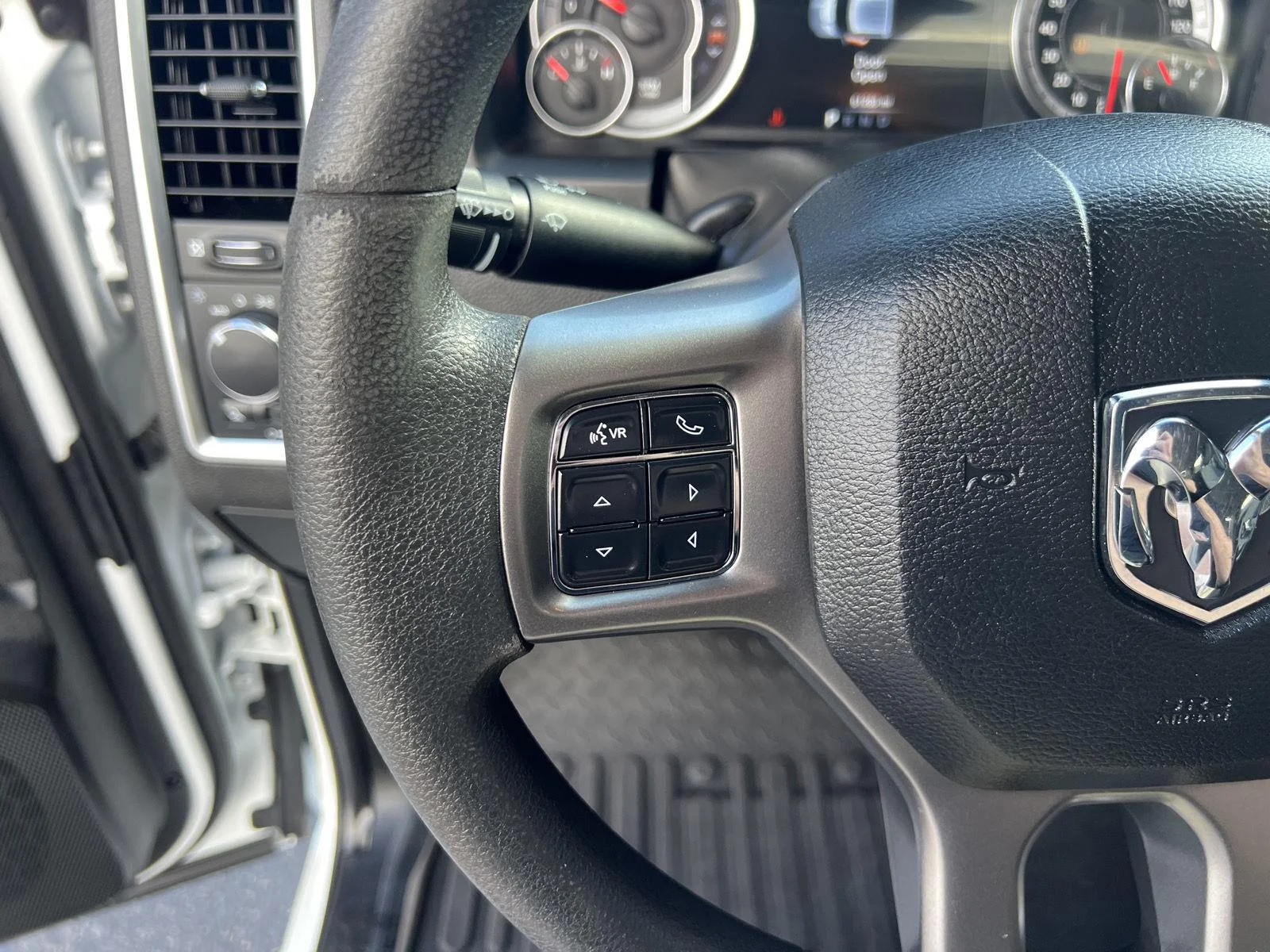 2023 RAM Ram 1500 Classic SLT - Photo 19