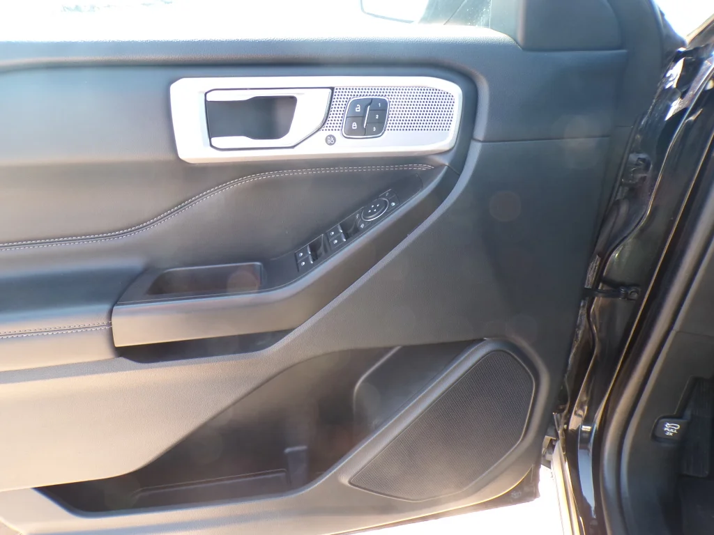 Used 2020 Agate Black Metallic Ford Limited image 12