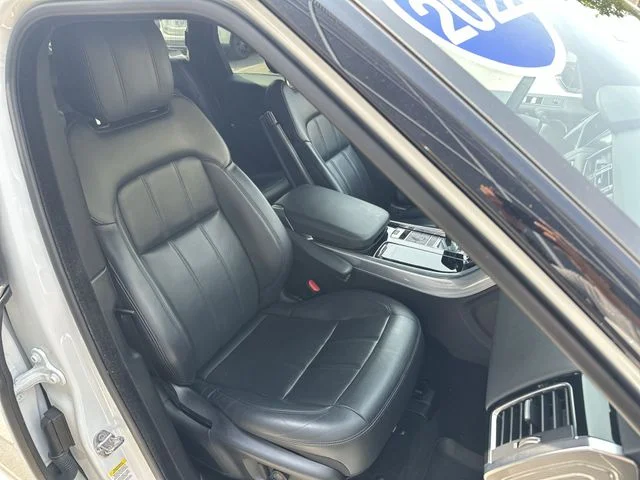 Used 2022 White Land Rover HSE Silver Edition image 28