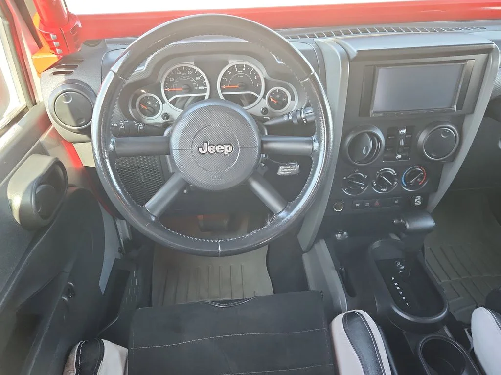 Used 2007 Silver Jeep Unlimited Rubicon image 10