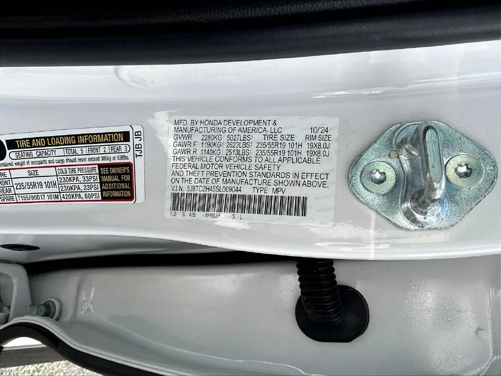 Certified Used 2025 Platinum White Pearl Acura Base image 19