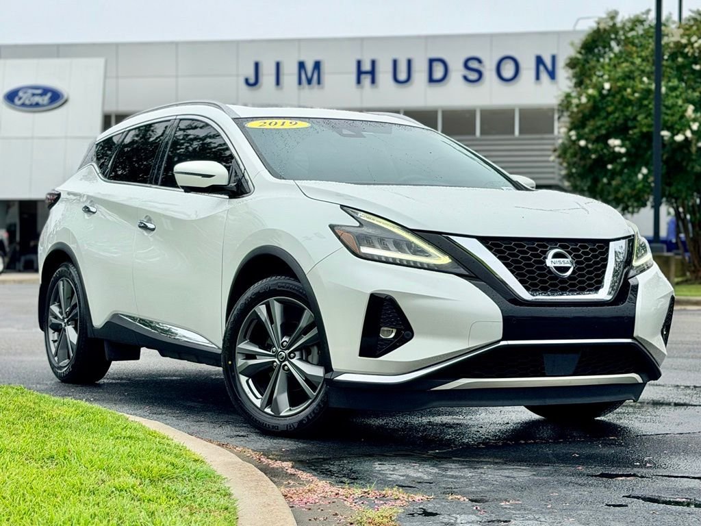 Used 2019 White Nissan Platinum image 2