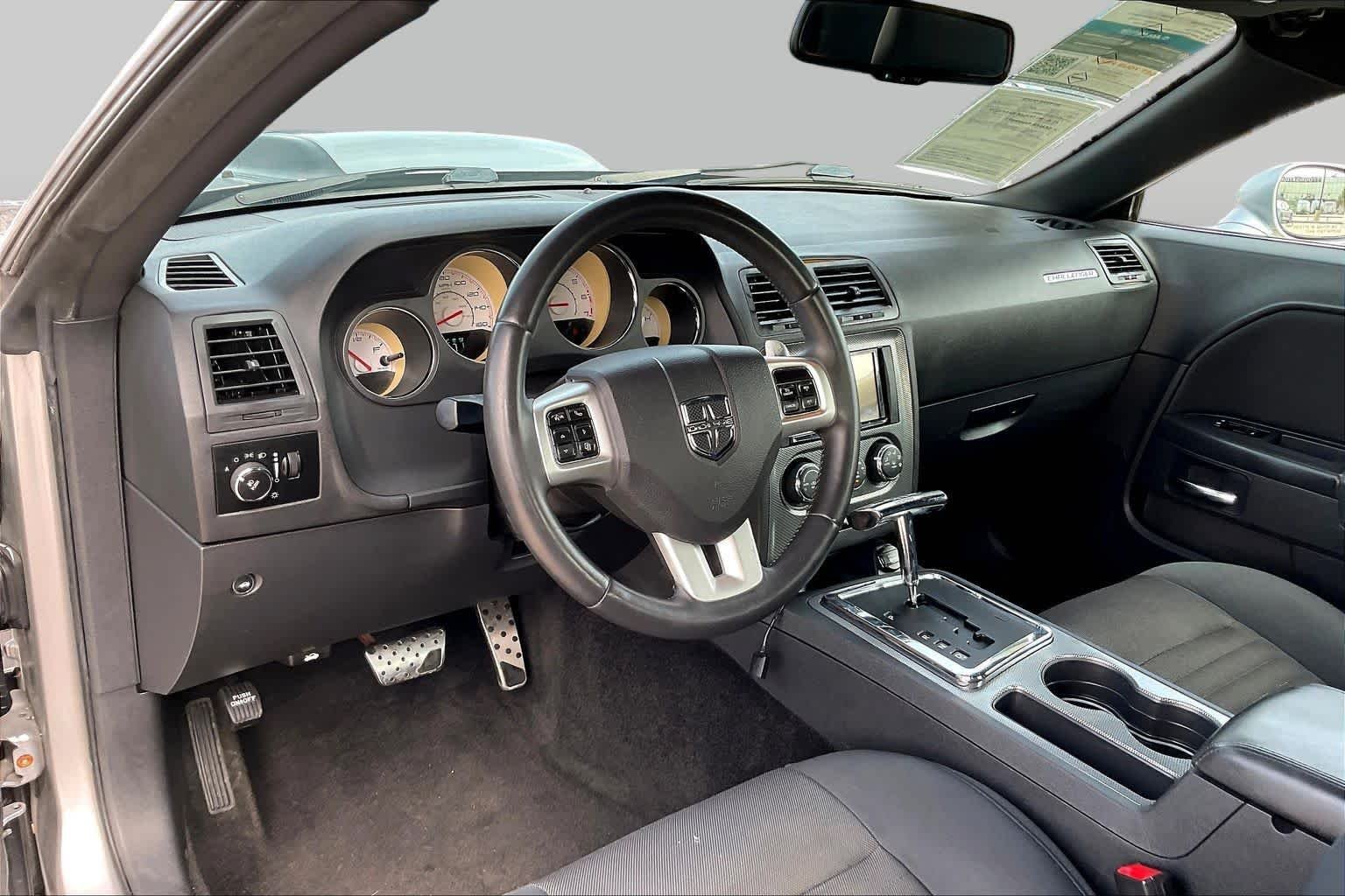 Used 2014 Billet Silver Metallic Clearcoat Dodge R/T image 14