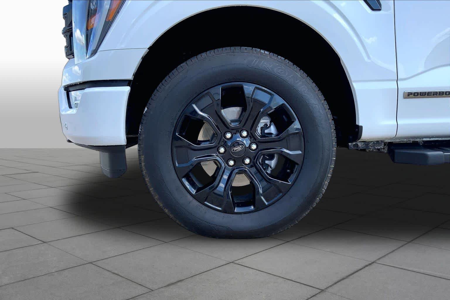 Certified Used 2023 Oxford White Ford XLT image 11