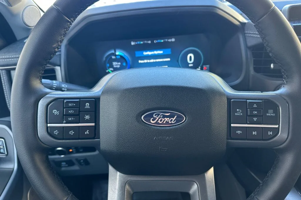 Used 2025 Red Ford Flash image 24